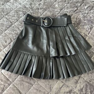 Leather pleated skirt with belt